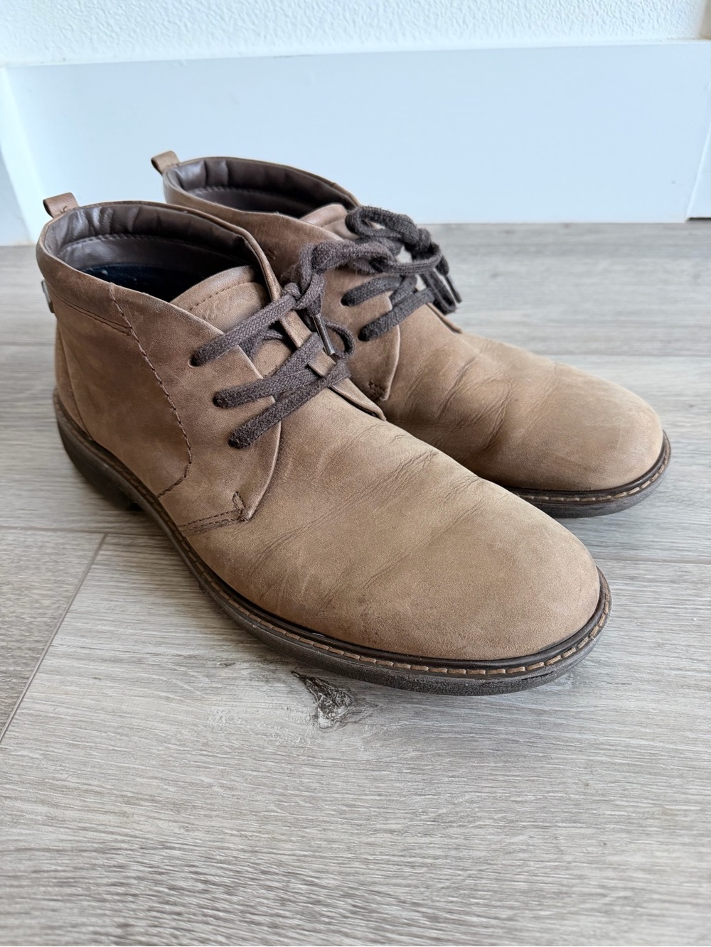 Men's Taupe Chukka Boots - Classic Desert Style
